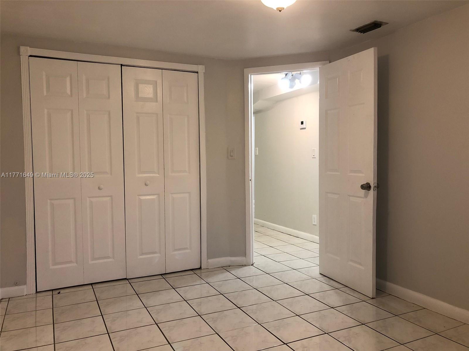 ROSELAWN HEIGHTS - Residential Lease