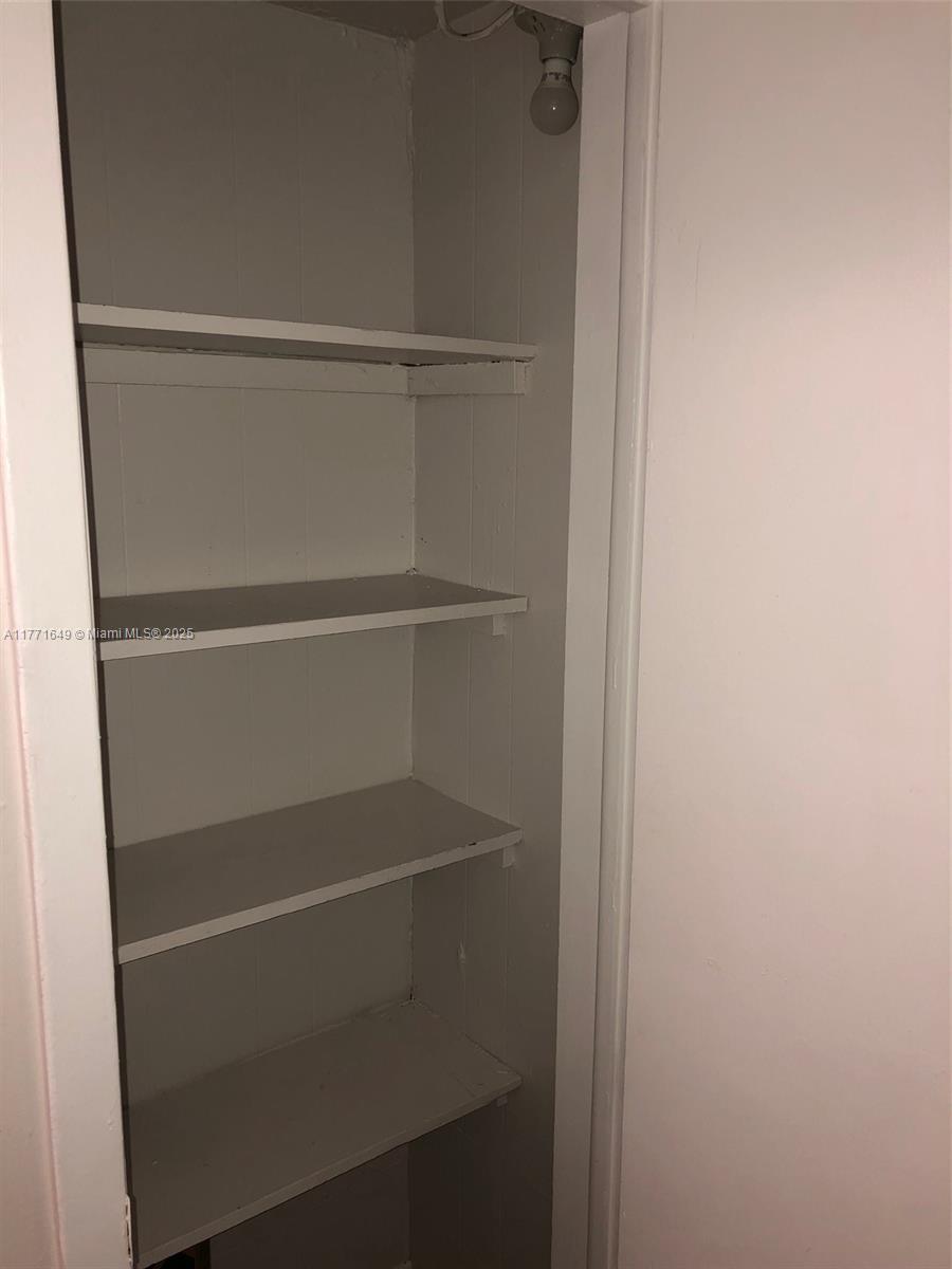 ROSELAWN HEIGHTS - Residential Lease