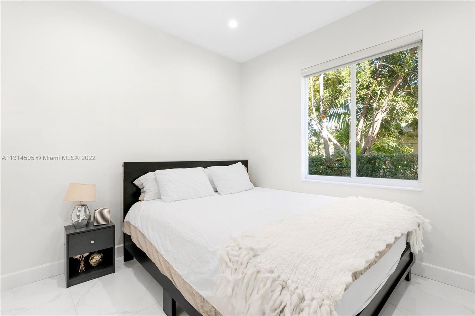 BAY HARBOR ISLAND - Residential