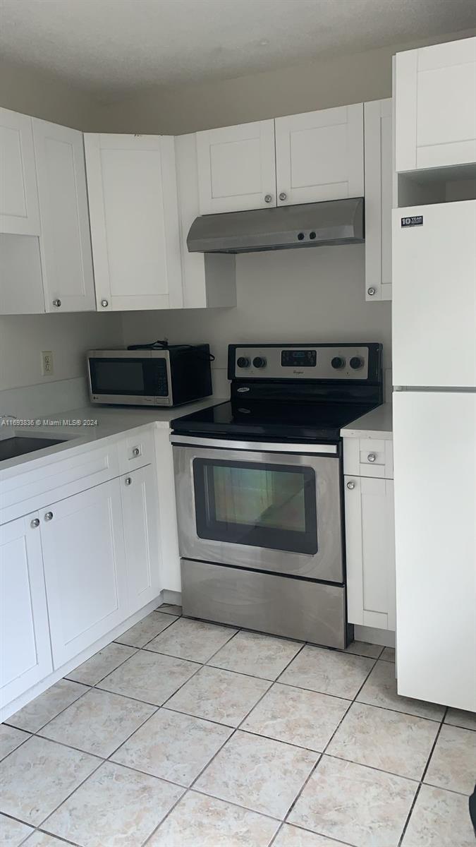 LIVE OAK CONDO SEVEN - Residential Lease