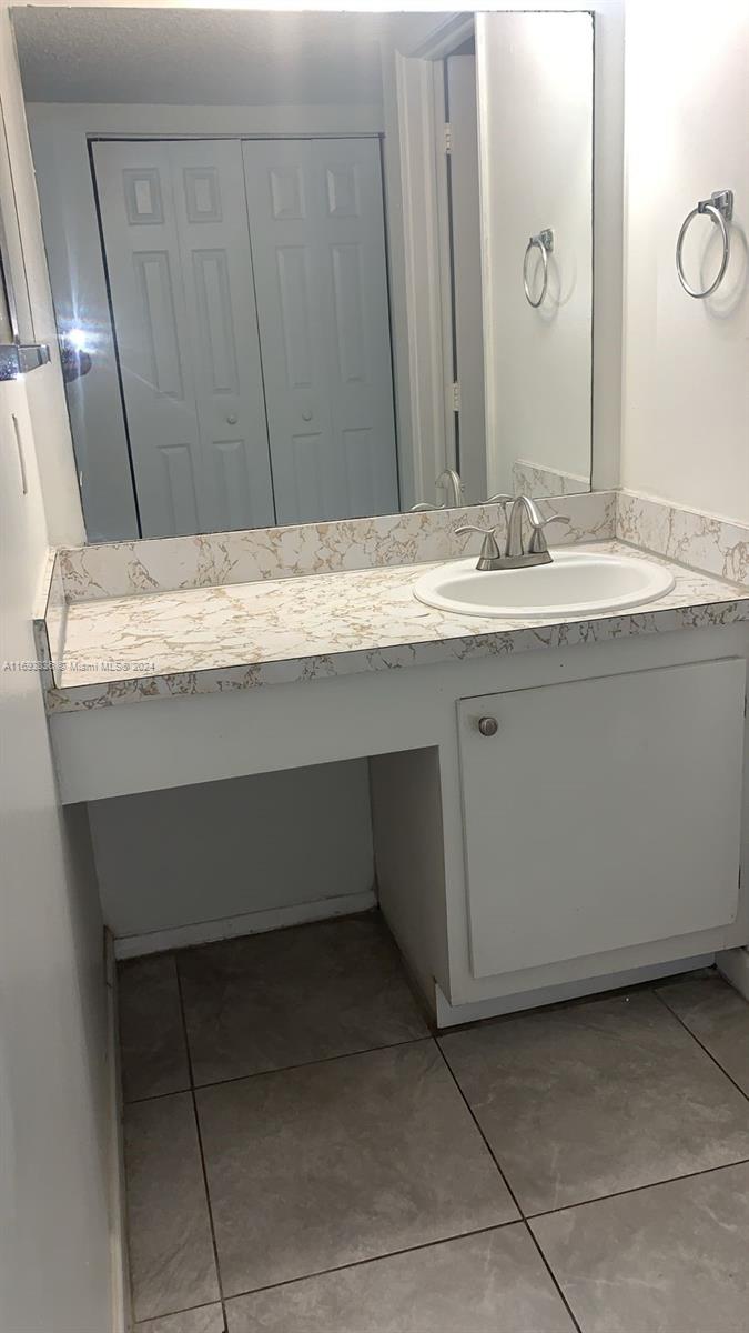 LIVE OAK CONDO SEVEN - Residential Lease