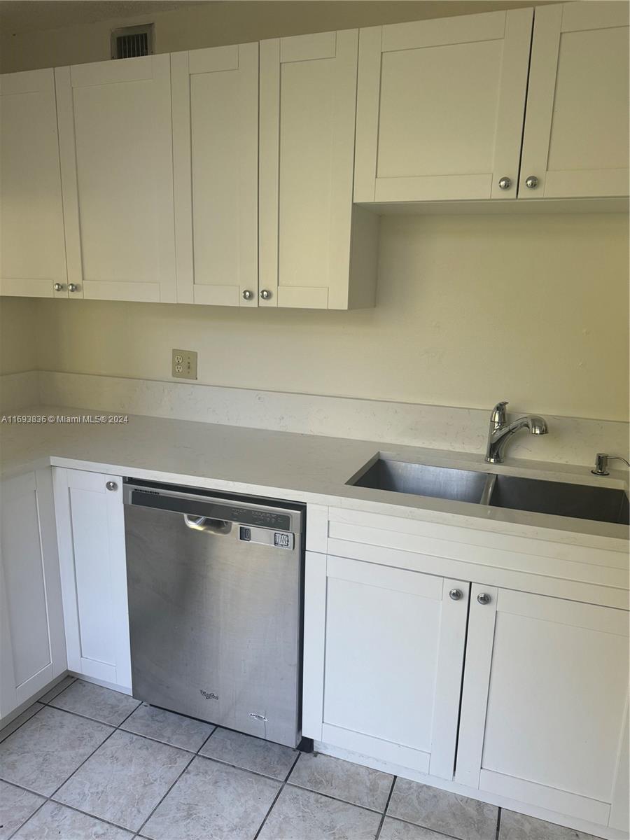 LIVE OAK CONDO SEVEN - Residential Lease