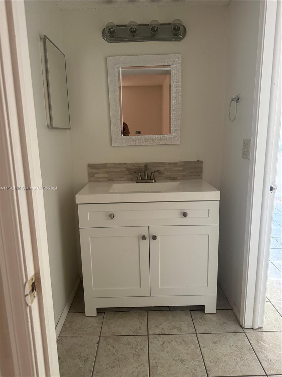 LIVE OAK CONDO SEVEN - Residential Lease