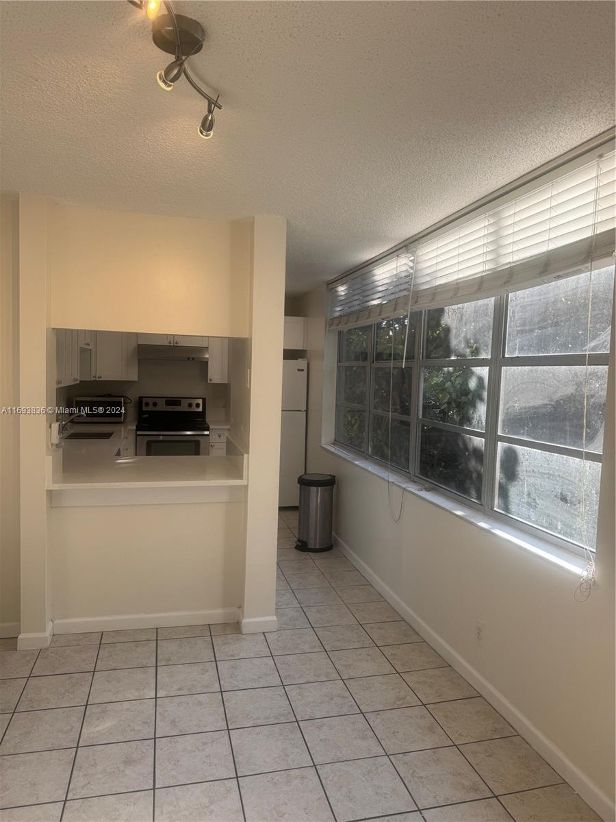 LIVE OAK CONDO SEVEN - Residential Lease