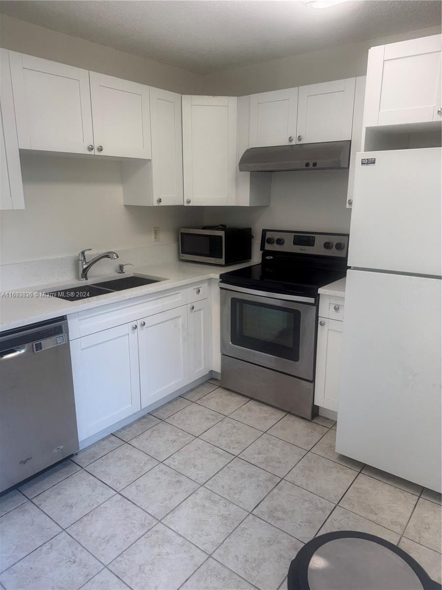 LIVE OAK CONDO SEVEN - Residential Lease