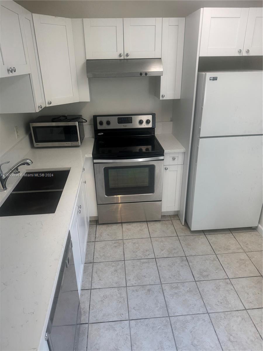 LIVE OAK CONDO SEVEN - Residential Lease