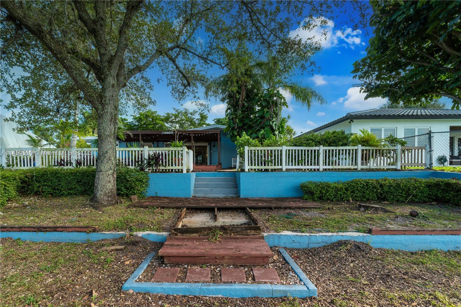 BASS LAKE ESTS-REPLAT OF - Residential