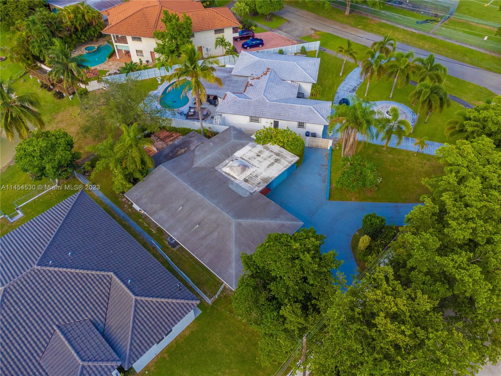 BASS LAKE ESTS-REPLAT OF - Residential