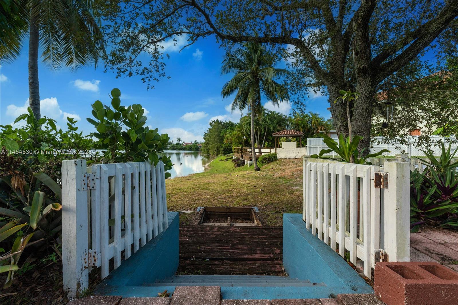 BASS LAKE ESTS-REPLAT OF - Residential