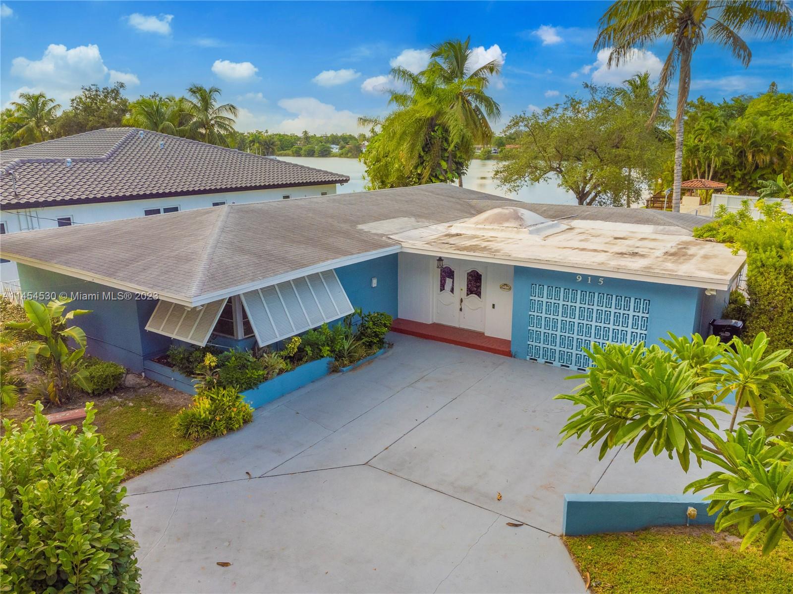 BASS LAKE ESTS-REPLAT OF - Residential