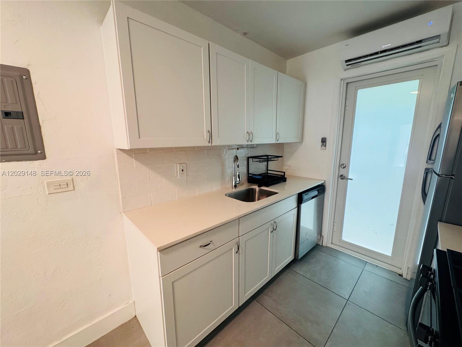 GOLDEN DREAMS CONDO - Residential