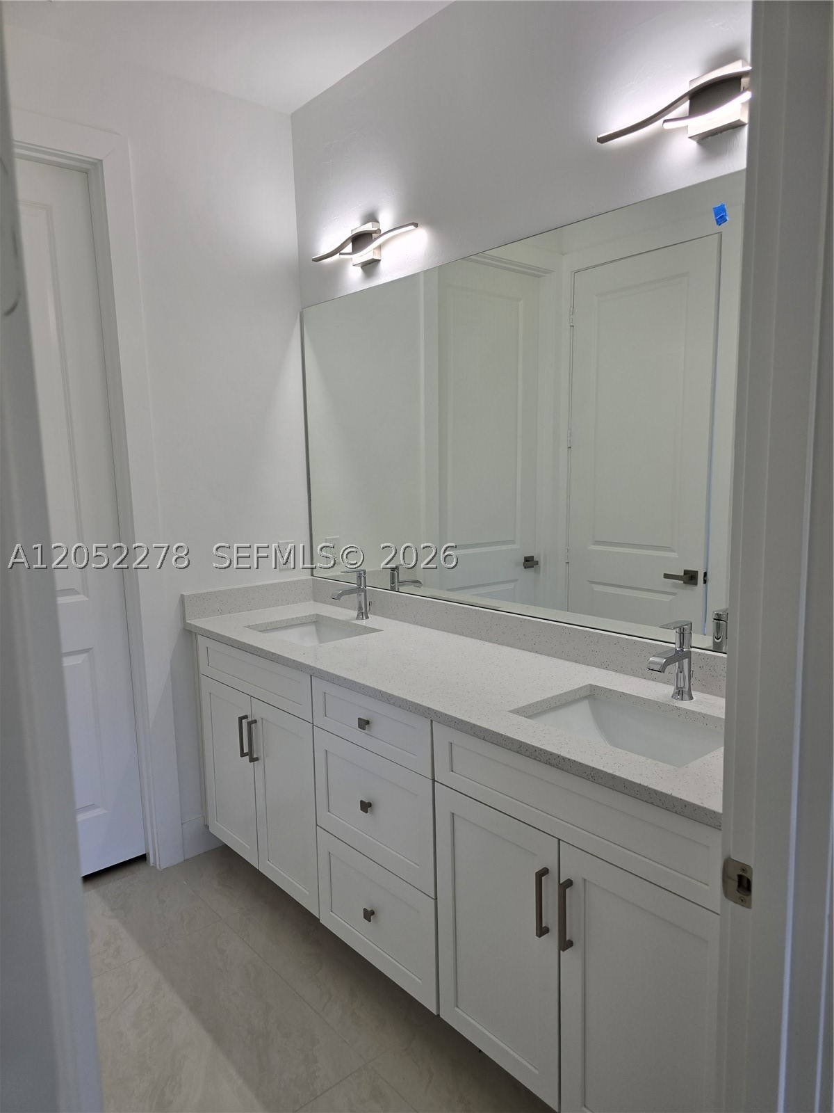 Mirror Lakes - Residential