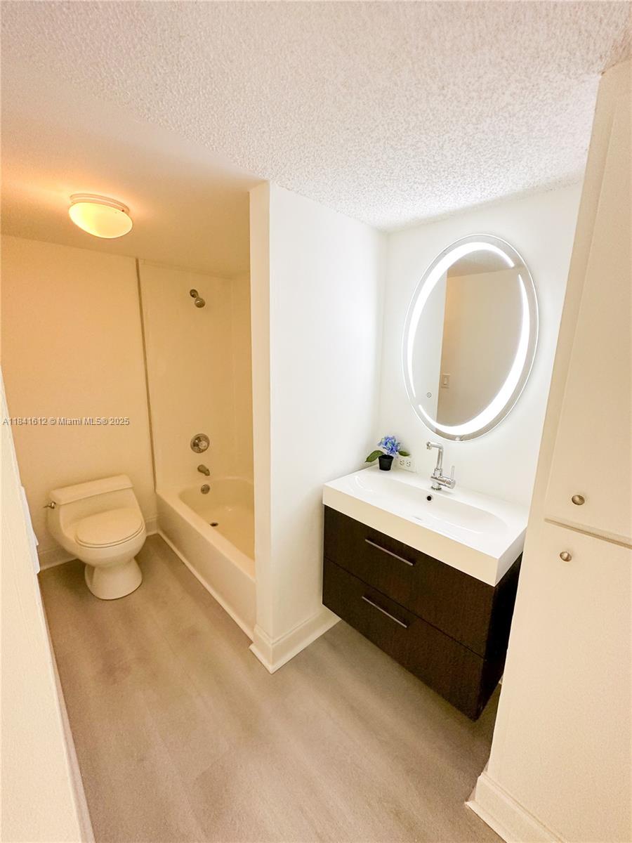 PLAZA OF AMERICAS CONDO - Residential