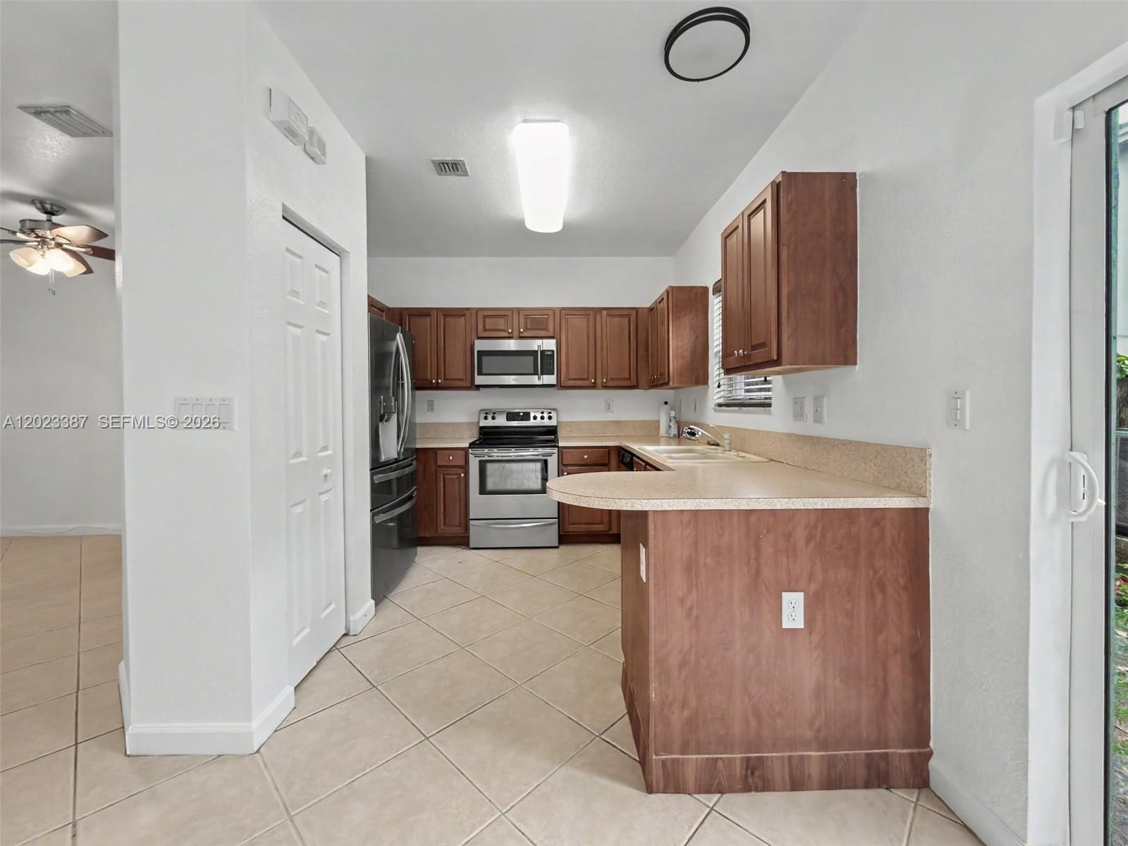 LAKES BY THE BAY CEE - Residential