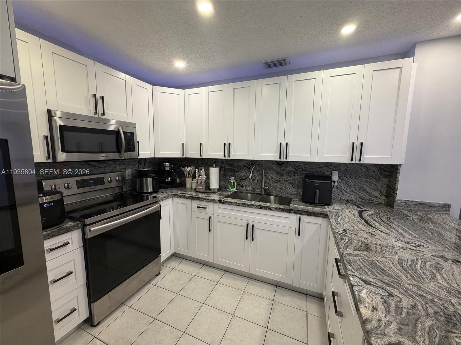 CHANTE-CLARE - Residential