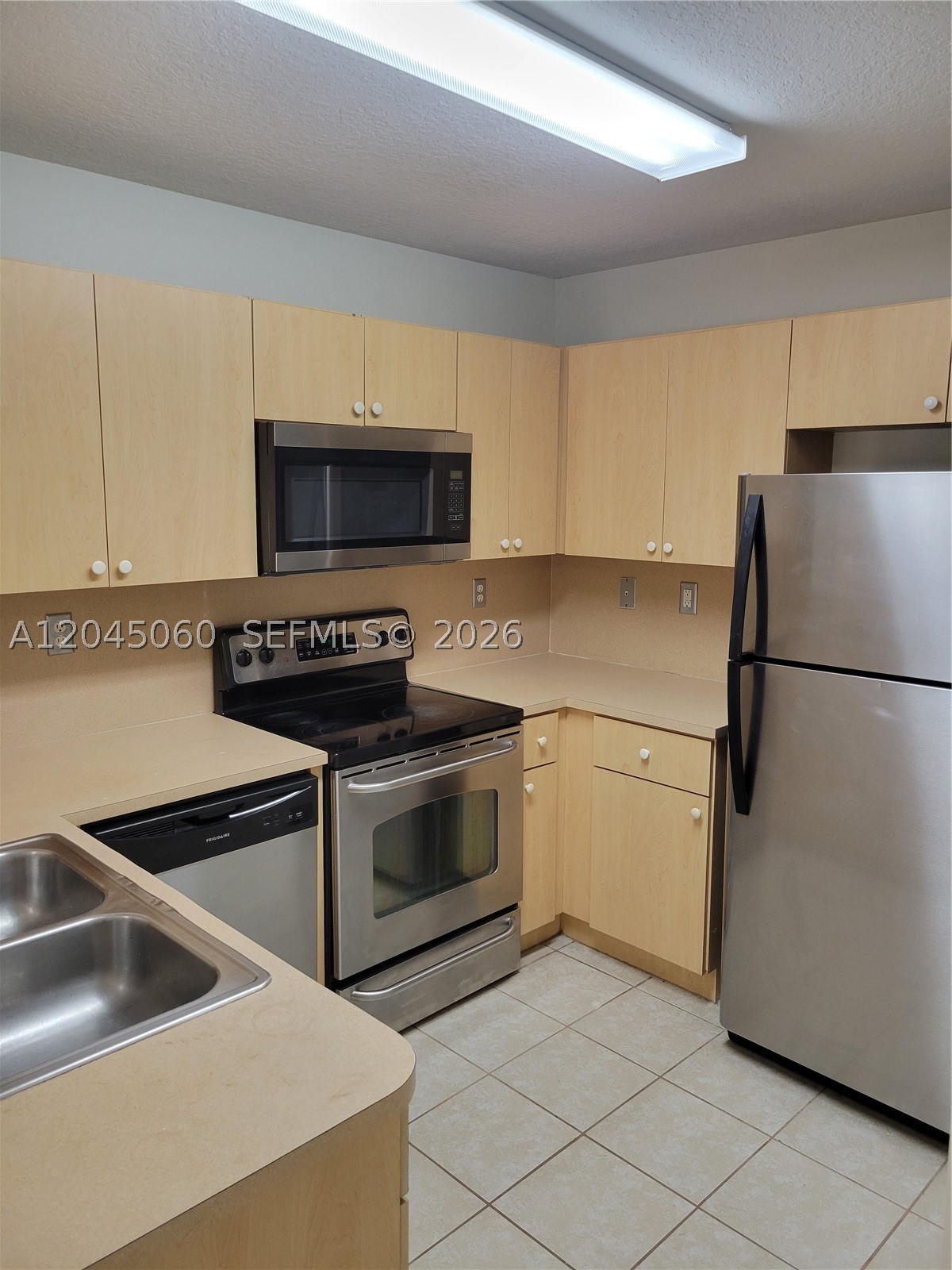 HAMPTON ISLES - Residential Lease