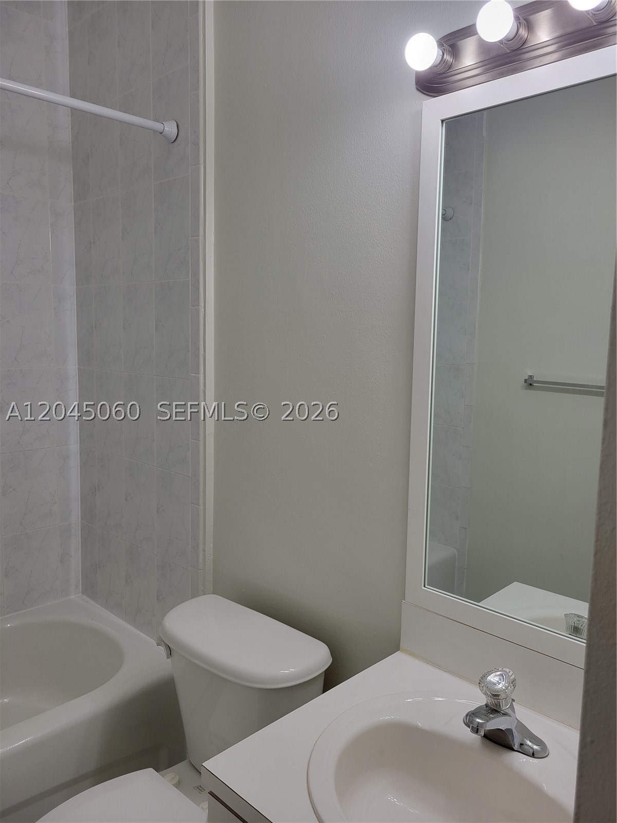 HAMPTON ISLES - Residential Lease