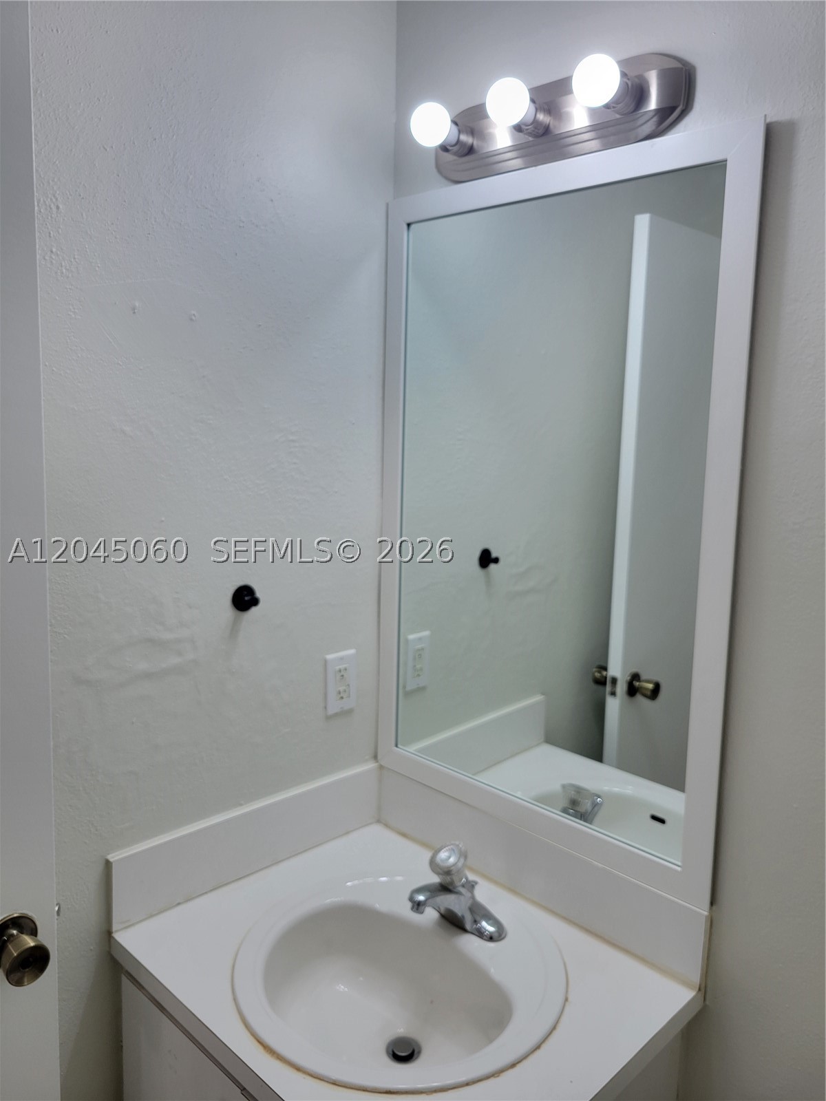 HAMPTON ISLES - Residential Lease