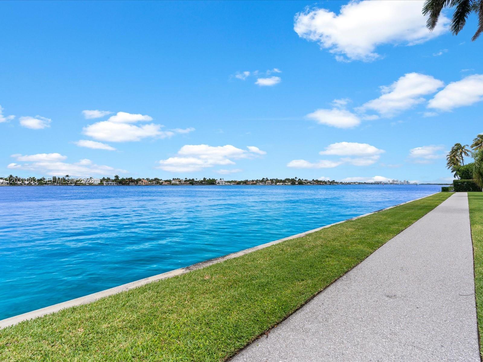 CHATEAU CHEVERNY IBIS ISL - Residential