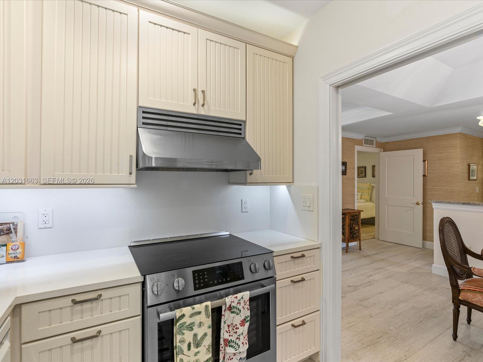 CHATEAU CHEVERNY IBIS ISL - Residential