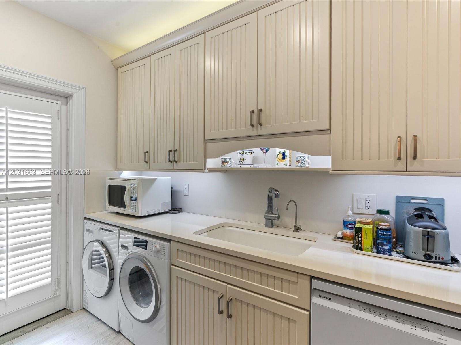 CHATEAU CHEVERNY IBIS ISL - Residential