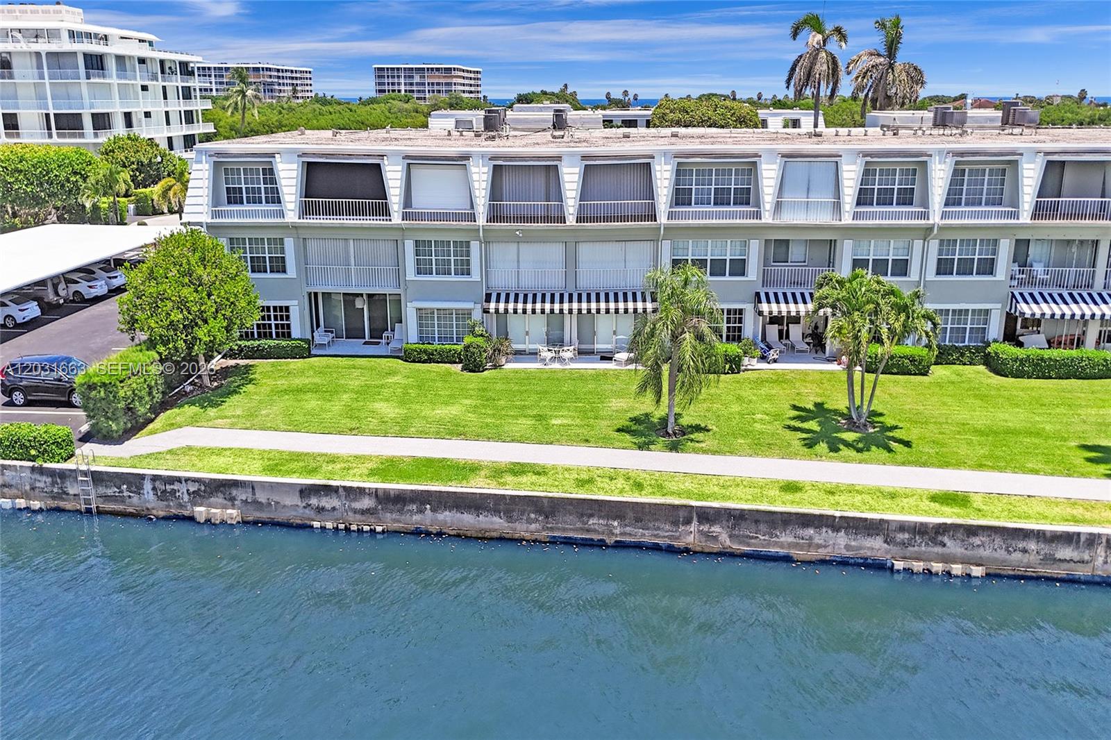 CHATEAU CHEVERNY IBIS ISL - Residential
