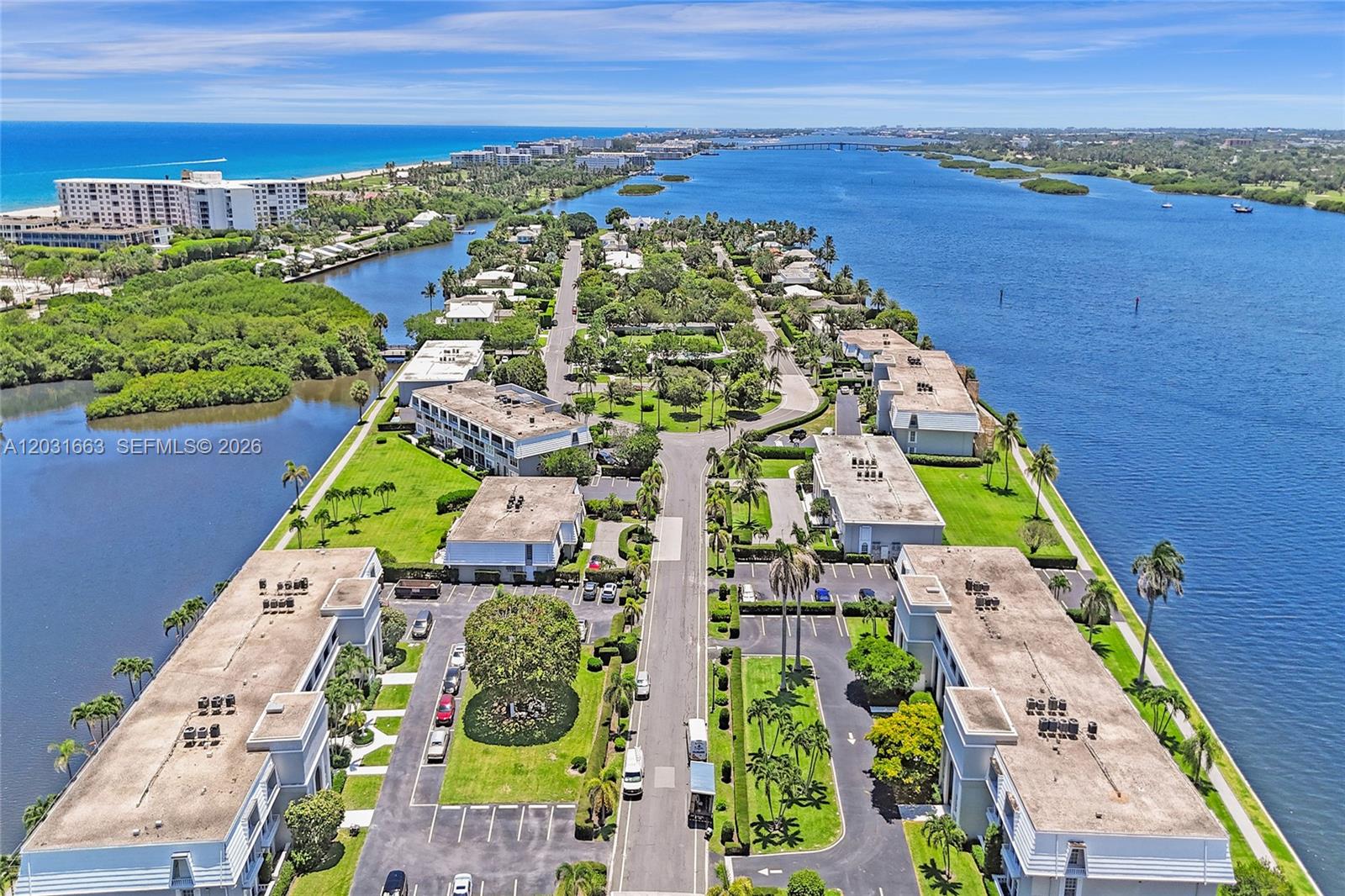 CHATEAU CHEVERNY IBIS ISL - Residential