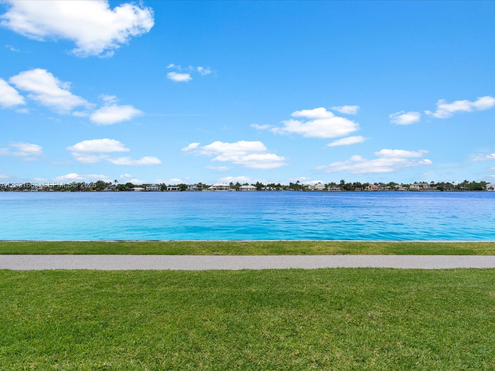 CHATEAU CHEVERNY IBIS ISL - Residential