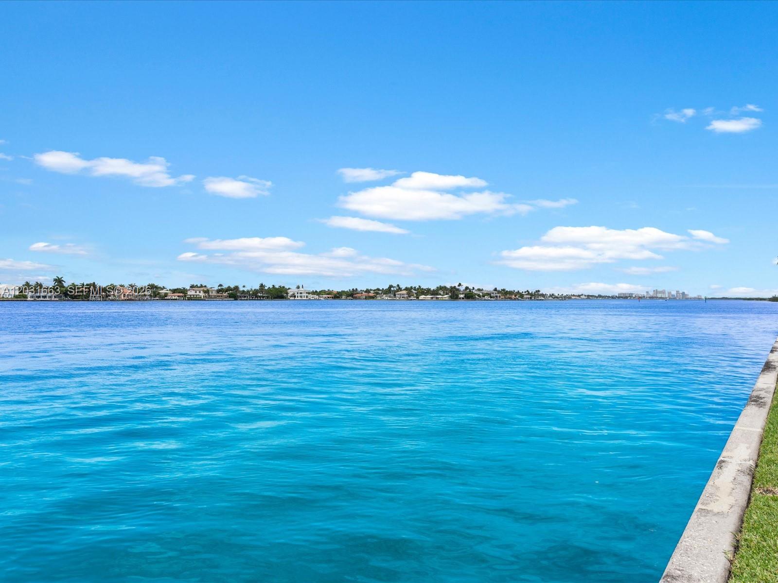 CHATEAU CHEVERNY IBIS ISL - Residential