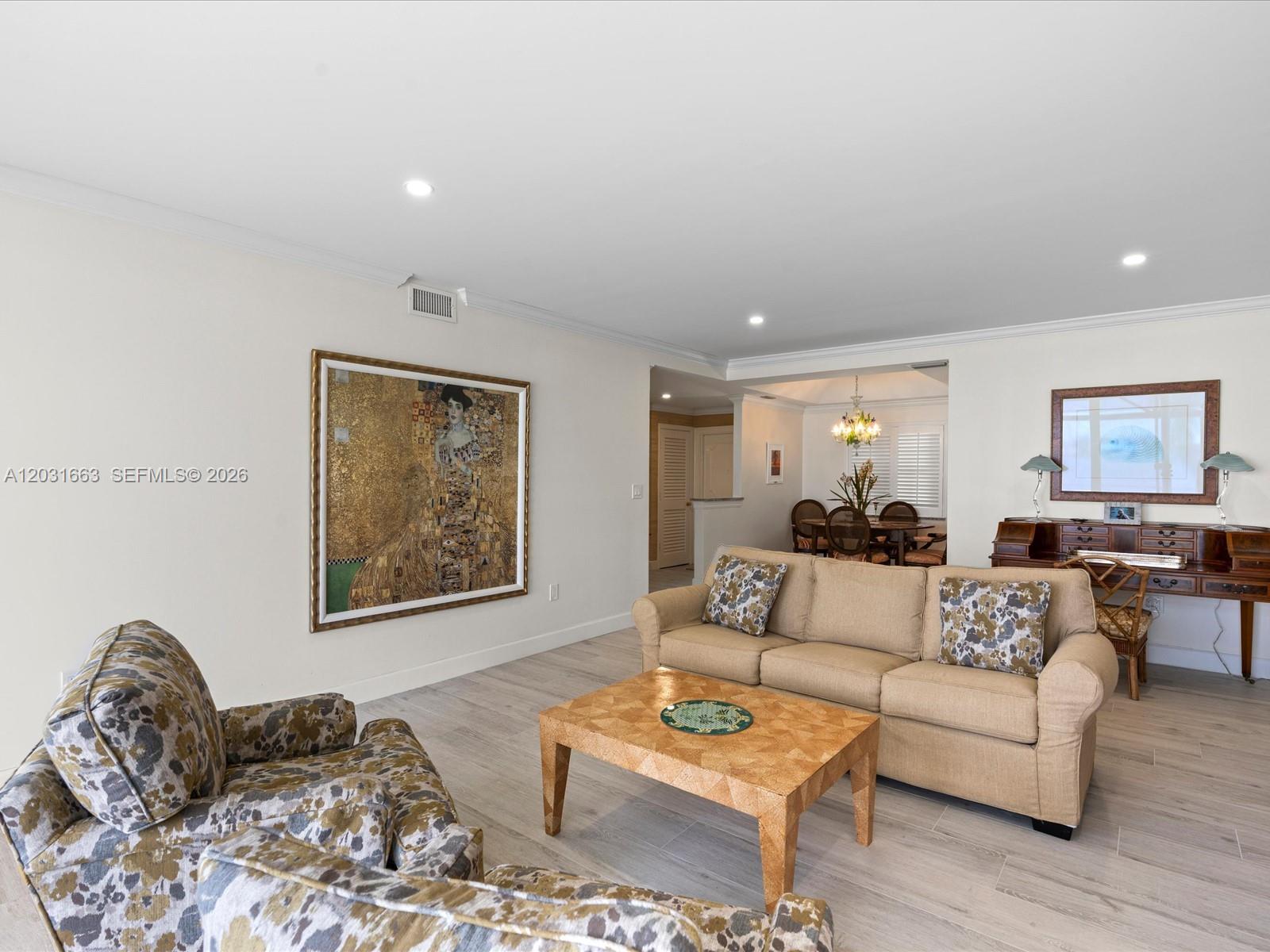 CHATEAU CHEVERNY IBIS ISL - Residential