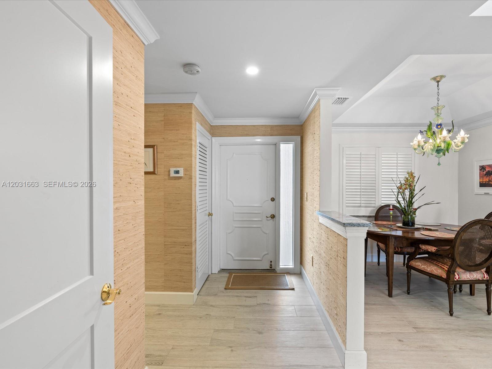 CHATEAU CHEVERNY IBIS ISL - Residential