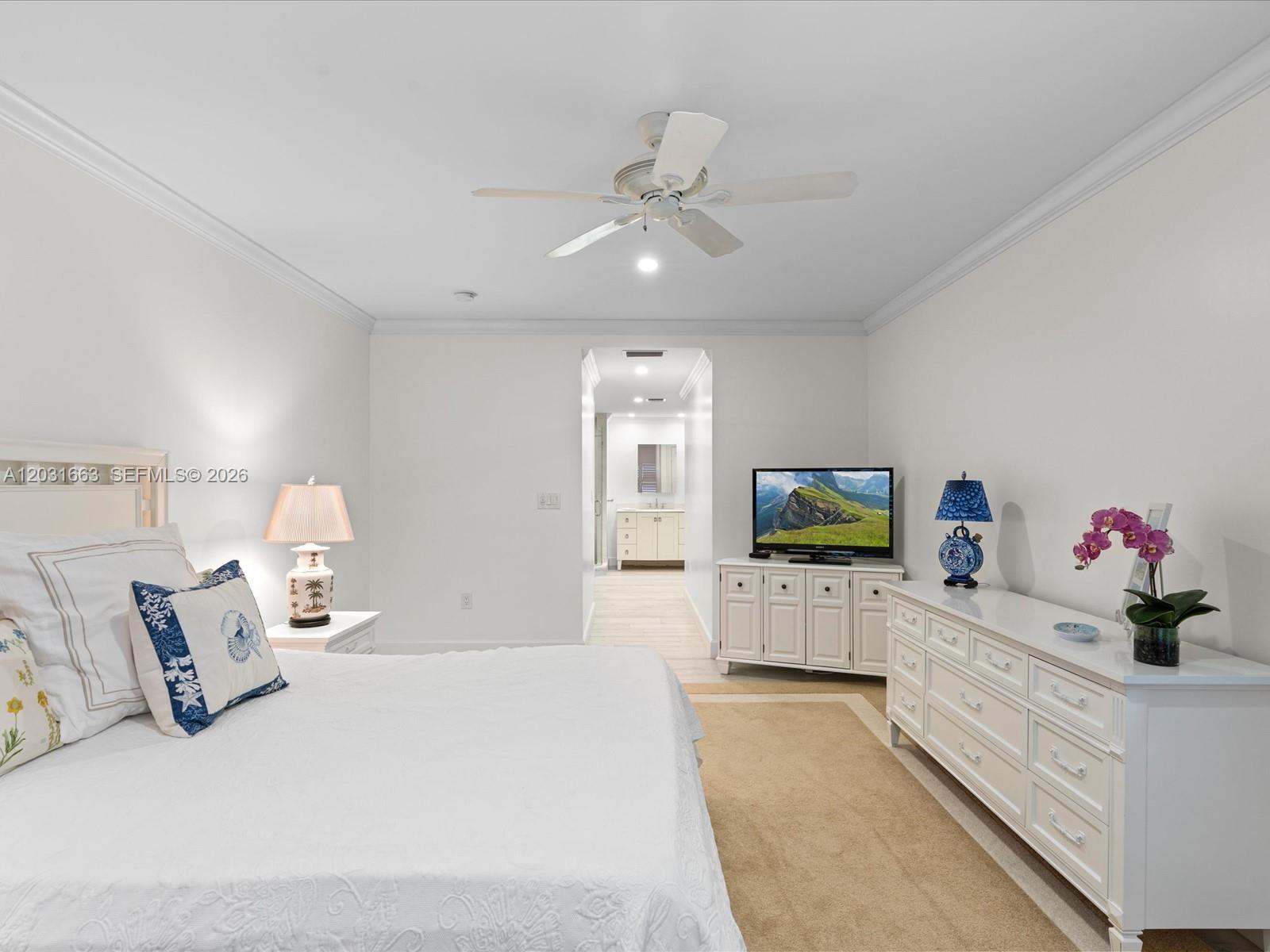CHATEAU CHEVERNY IBIS ISL - Residential