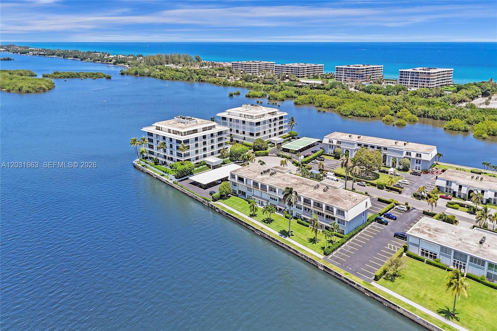CHATEAU CHEVERNY IBIS ISL - Residential