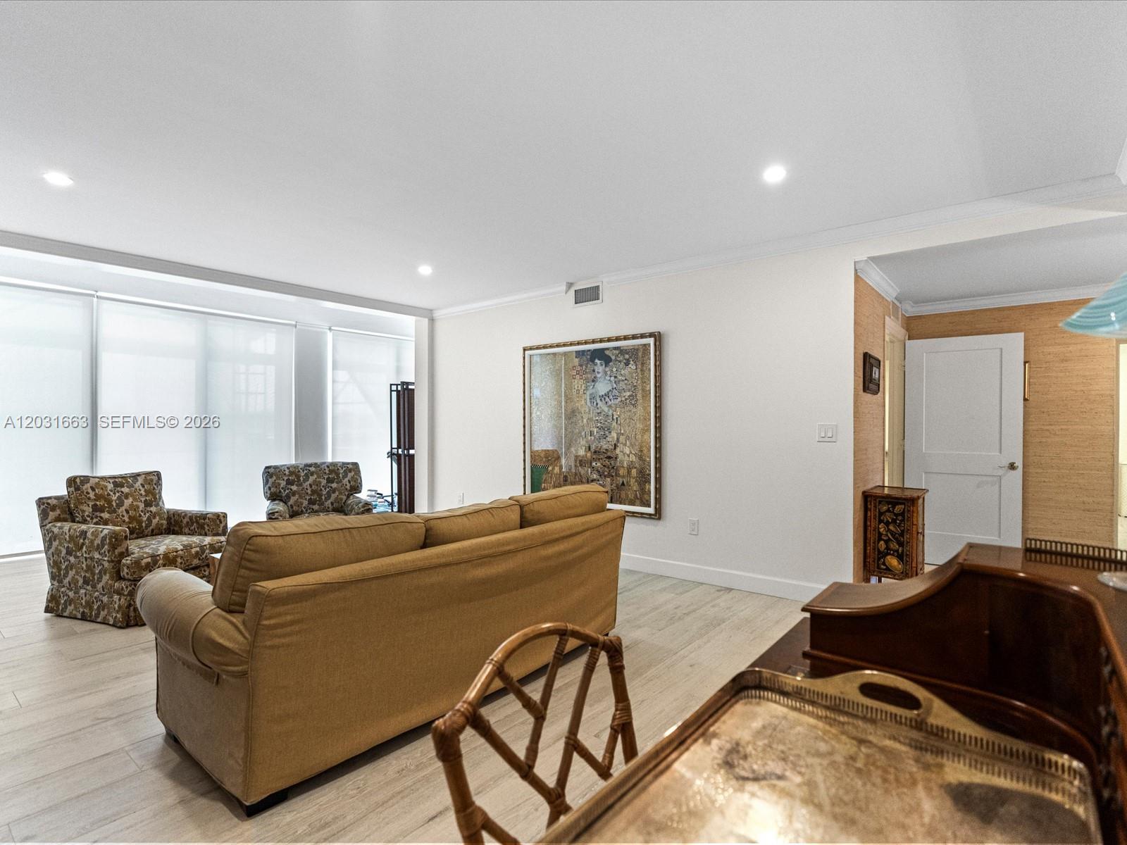 CHATEAU CHEVERNY IBIS ISL - Residential