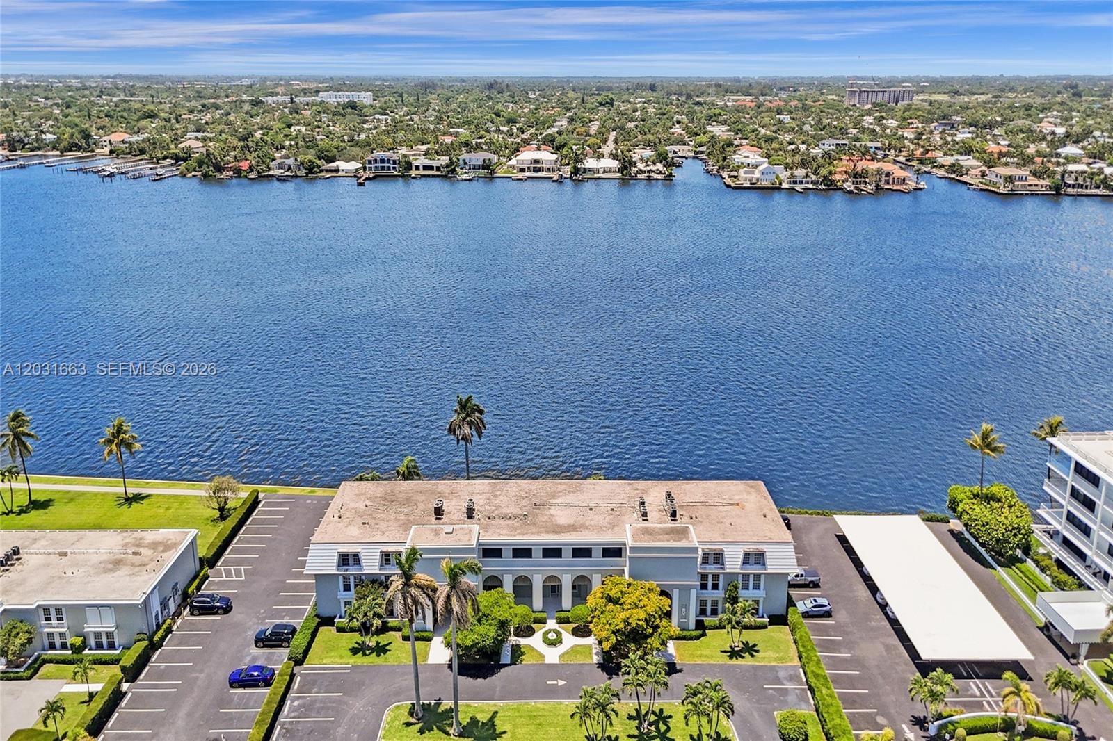 CHATEAU CHEVERNY IBIS ISL - Residential