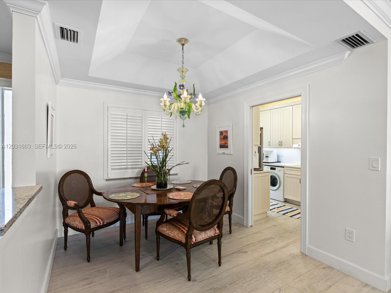 CHATEAU CHEVERNY IBIS ISL - Residential