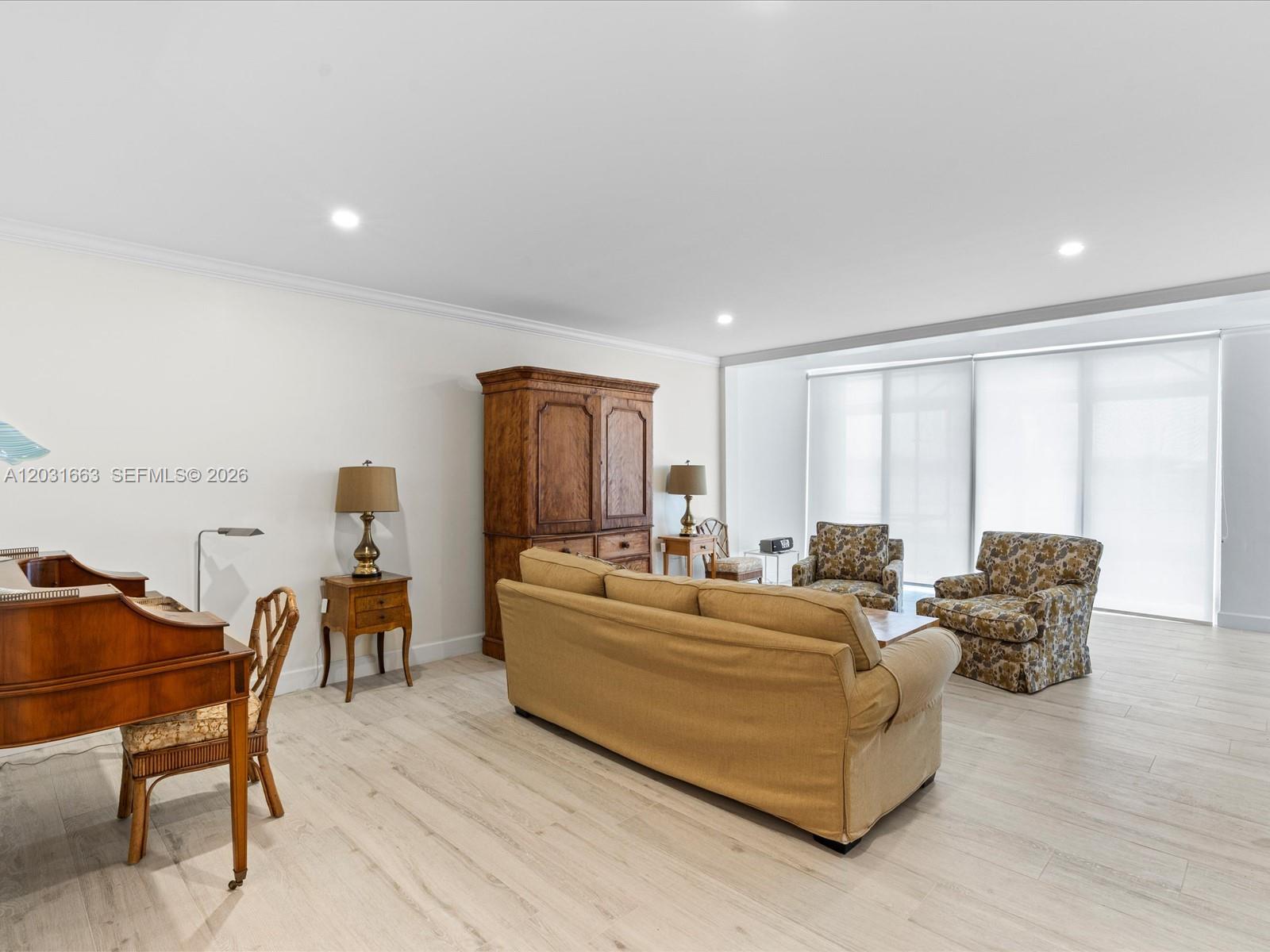 CHATEAU CHEVERNY IBIS ISL - Residential