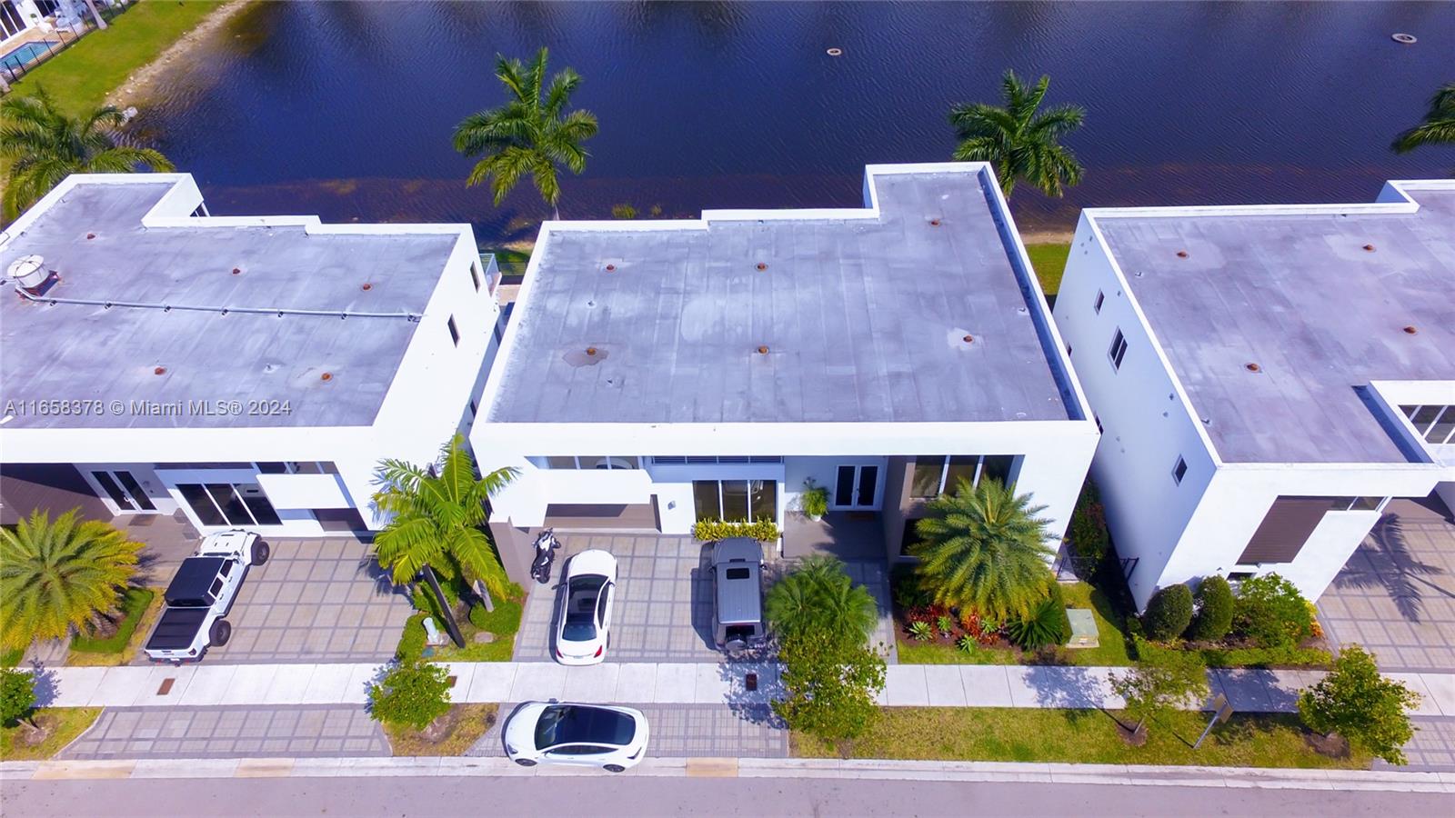 DORAL COMMONS RESIDENTIAL - Residential Lease