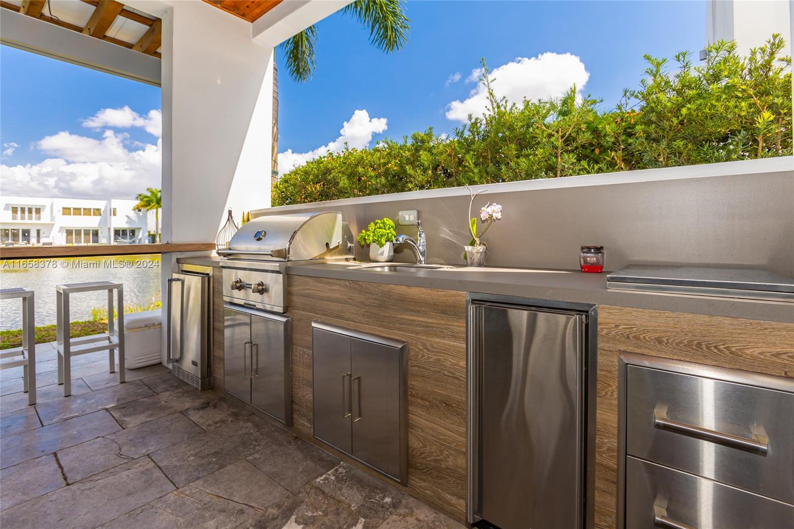 DORAL COMMONS RESIDENTIAL - Residential Lease