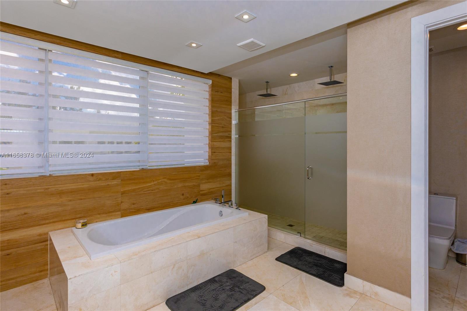 DORAL COMMONS RESIDENTIAL - Residential Lease