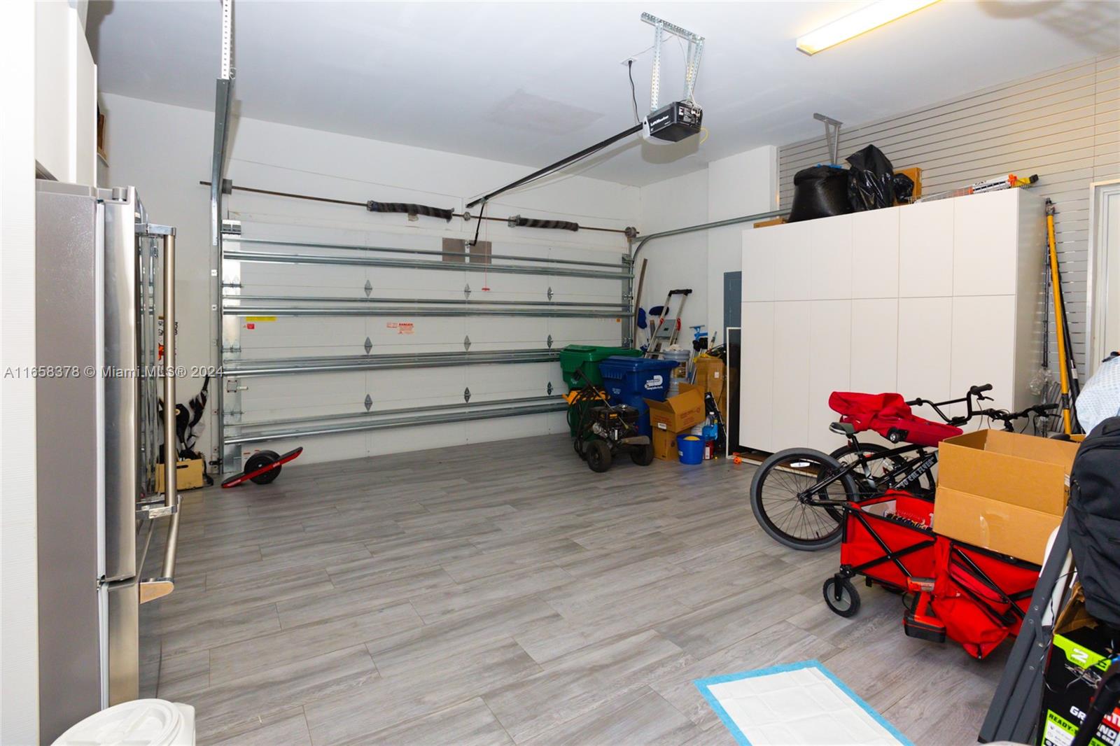 DORAL COMMONS RESIDENTIAL - Residential Lease