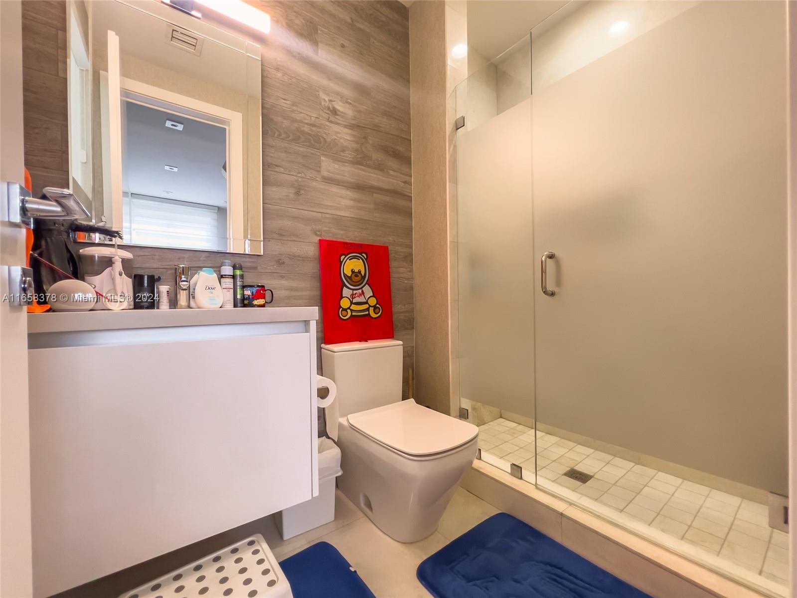 DORAL COMMONS RESIDENTIAL - Residential Lease