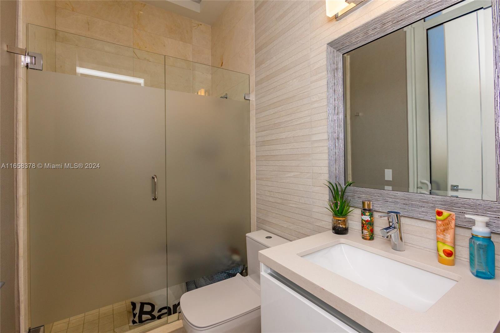 DORAL COMMONS RESIDENTIAL - Residential Lease