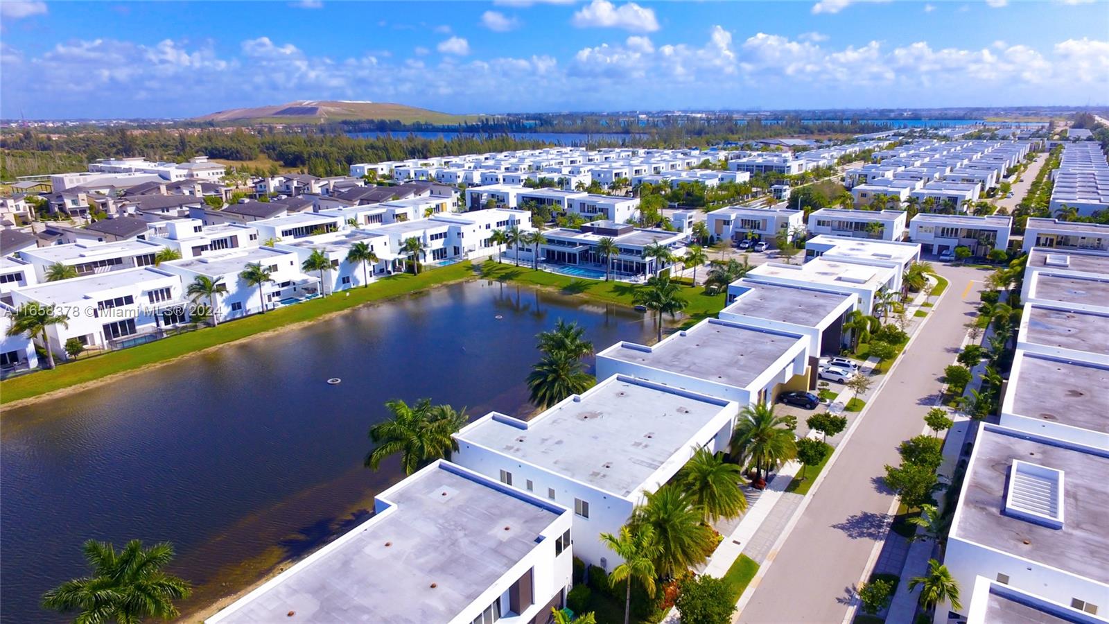 DORAL COMMONS RESIDENTIAL - Residential Lease
