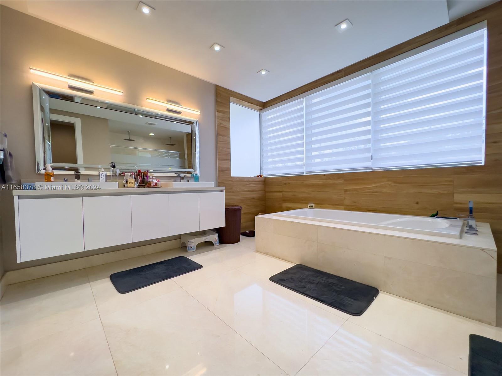 DORAL COMMONS RESIDENTIAL - Residential Lease