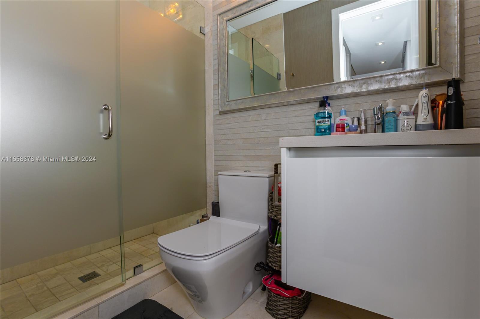 DORAL COMMONS RESIDENTIAL - Residential Lease