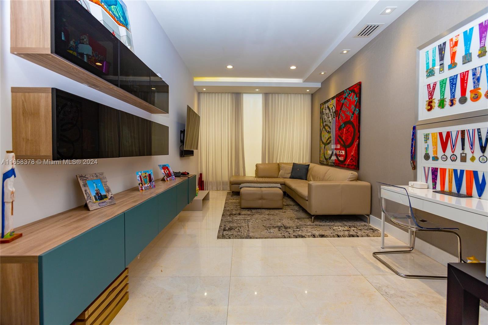 DORAL COMMONS RESIDENTIAL - Residential Lease