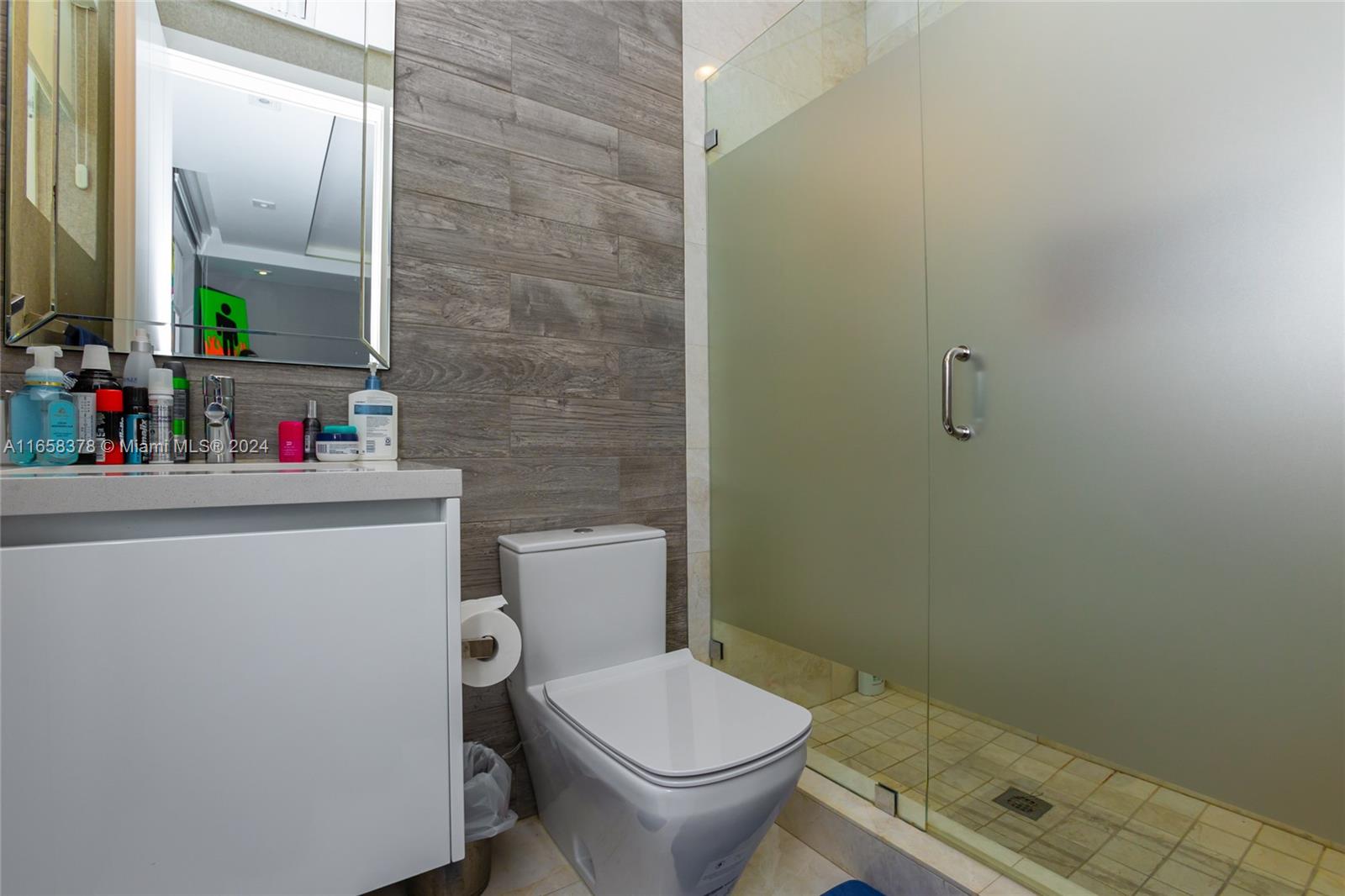 DORAL COMMONS RESIDENTIAL - Residential Lease