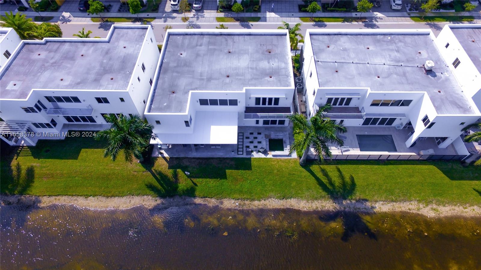 DORAL COMMONS RESIDENTIAL - Residential Lease