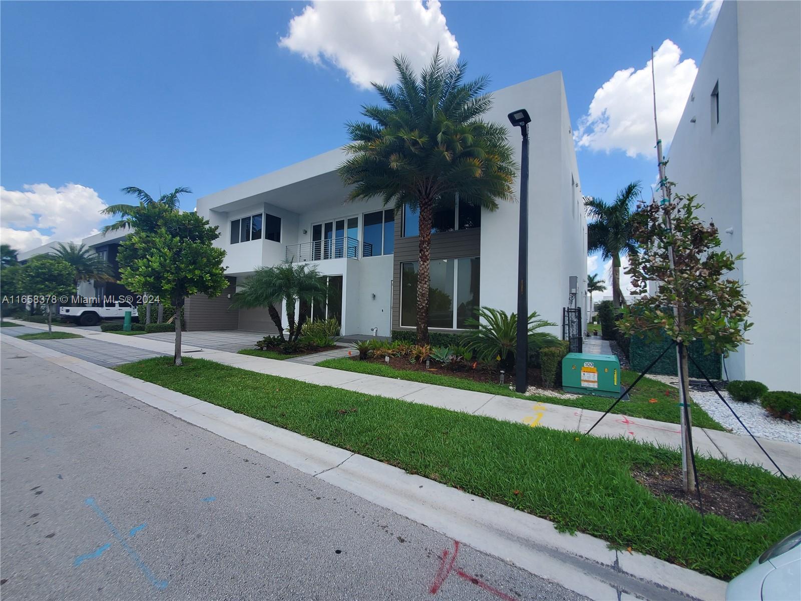 DORAL COMMONS RESIDENTIAL - Residential Lease